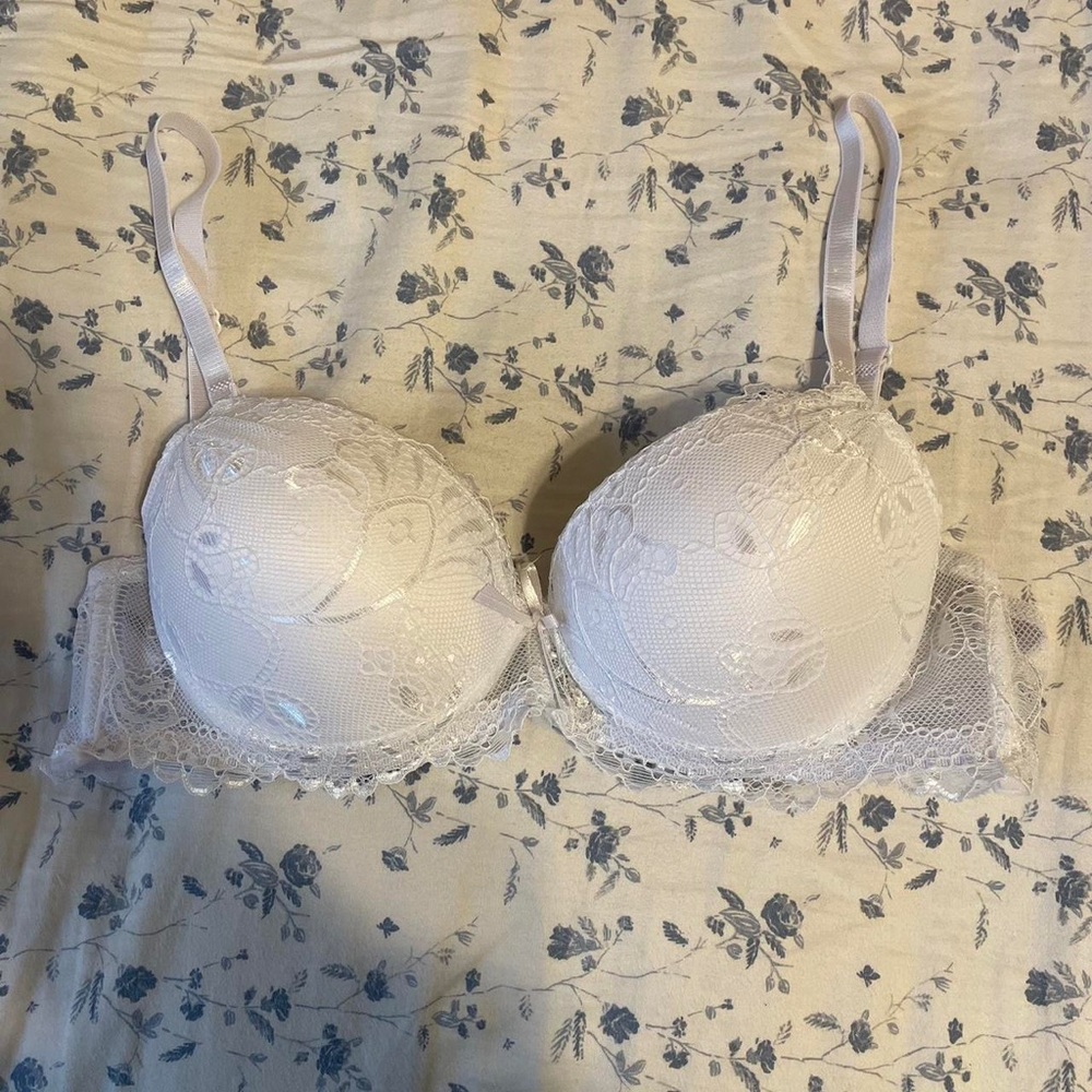 White Lacey bra